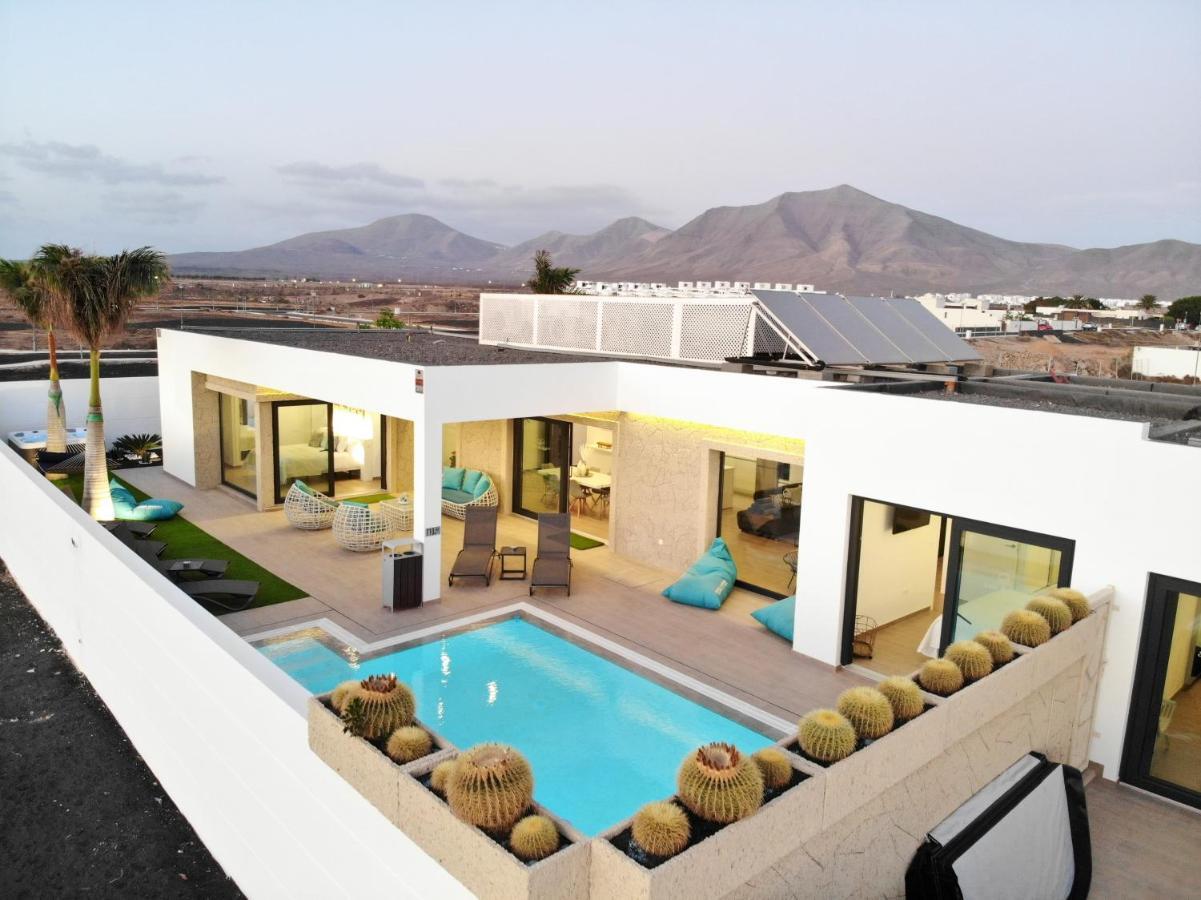 Sea Breeze Villas Lapa And Claca Playa Blanca Dış mekan fotoğraf